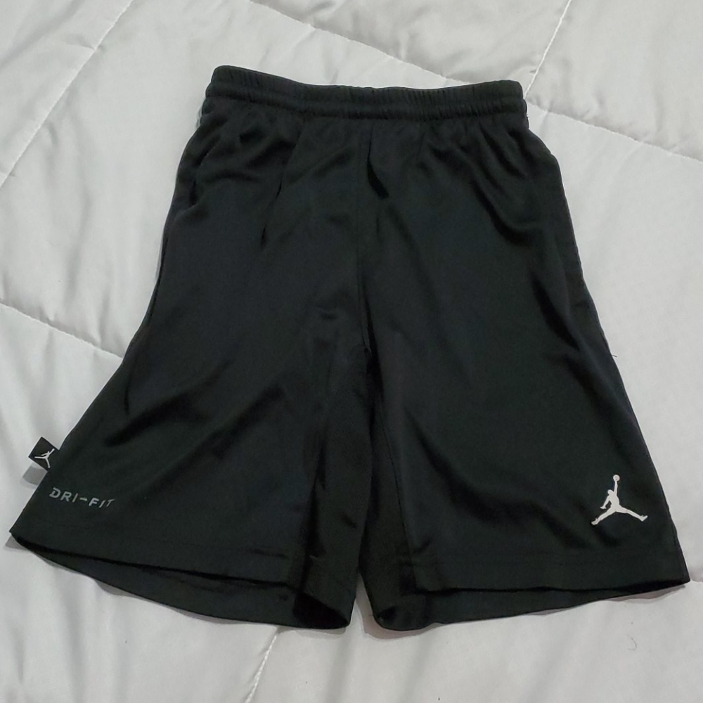 Boys jordan dri fit shorts